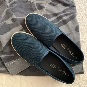 TOMS Corduroy loafers, NWOT, 9W